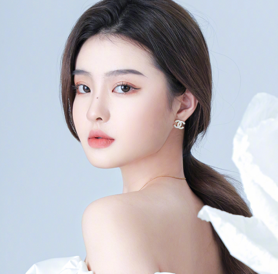 TẮM TRẮNG PHI THUYỀN