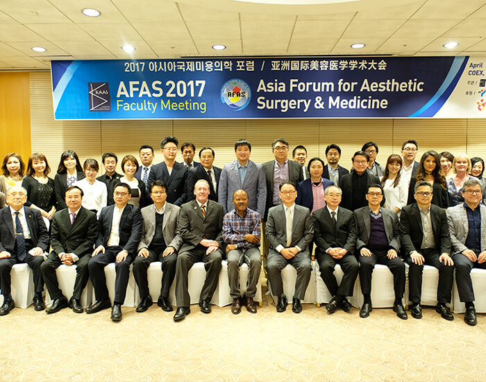 THÀNH VIÊN CỦA NHIỀU HIỆP HỘI CHUYÊN MÔN VỀ PHẨU THUẬT THẨM MỸ