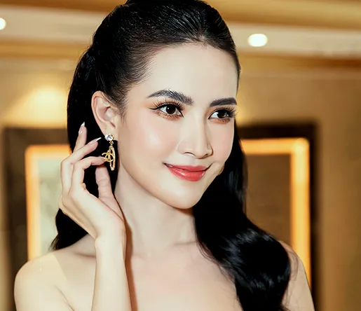 Hoa hậu Phan Thị Mơ