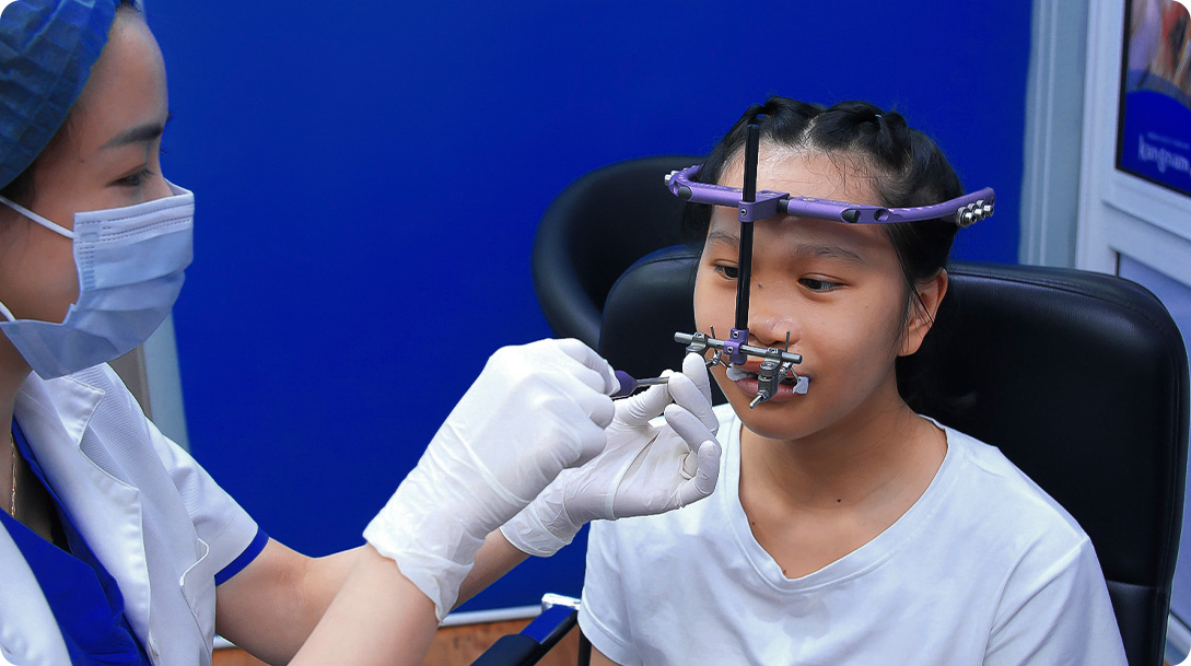 XUÂN MAI ĐIỀU CHỈNH KÉO DÃN XƯƠNG HÀM RA MỖI NGÀY (3 THÁNG)