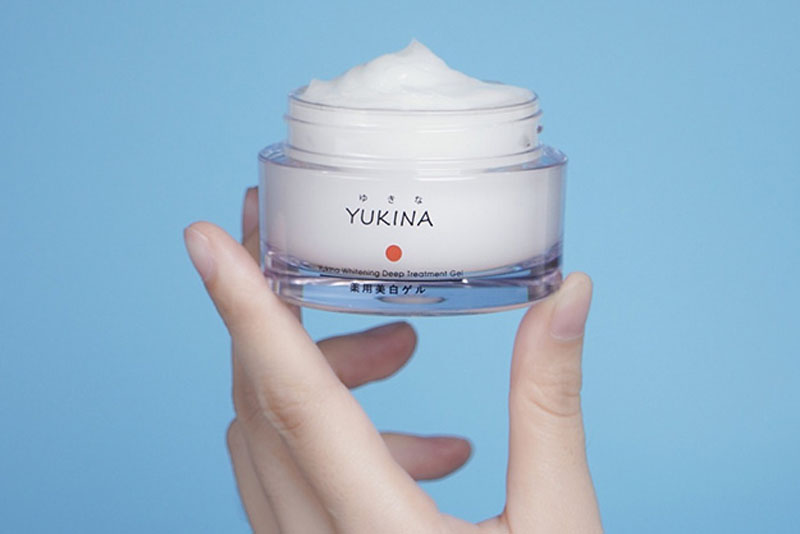 Yukina Whitening Deep Treatment Gel