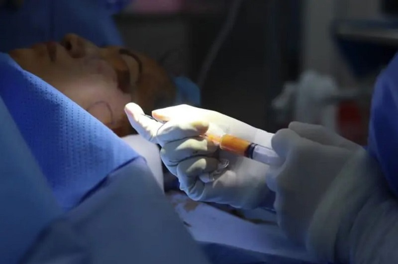 Nhiễm trùng là biến chứng có thể xảy ra nếu cấy mỡ tự thân không đúng cách