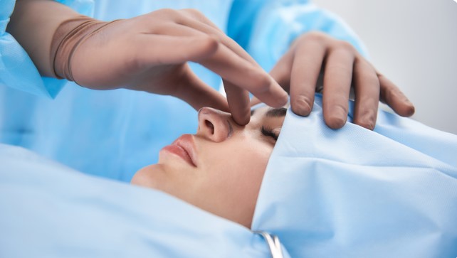Nên thăm khám để được bác sĩ tư vấn