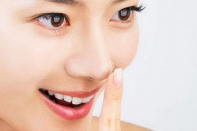 Bài tập đẩy đầu mũi nhẹ nhàng giúp hỗ trợ định hình dáng mũi