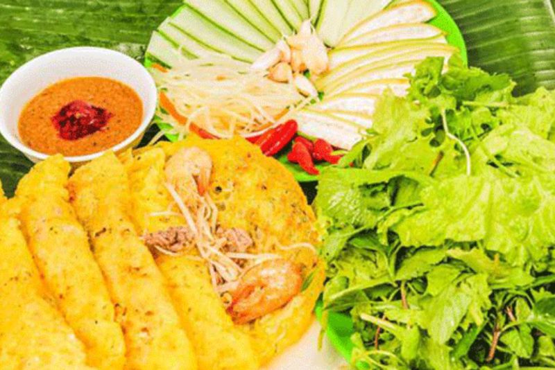 Không nên ăn quá nhiều bánh xèo sau nâng mũi