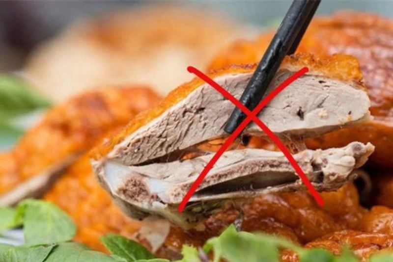 Tránh ăn thịt vịt sau nâng mũi
