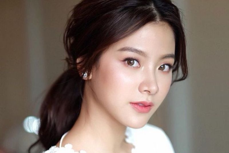 Đầu mũi cao bay, sống mũi thẳng tạo hiệu ứng sắc sảo nhưng tự nhiên