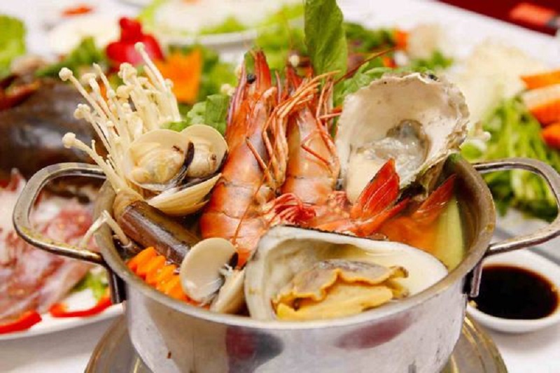 Tôm có thể khiến vùng môi sau khi phun sưng tấy lâu dài