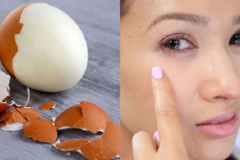 Lăn trứng gà ấm quanh mắt giúp kích thích lưu thông máu, tan bầm