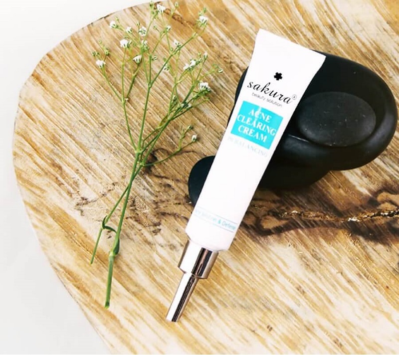 Sakura Acne Clearing Cream giúp làm giảm mụn thâm