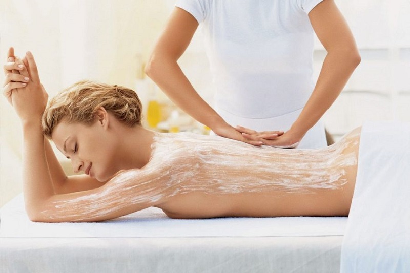 Liệu trình tắm trắng giúp làn da sáng màu và mịn màng hơn