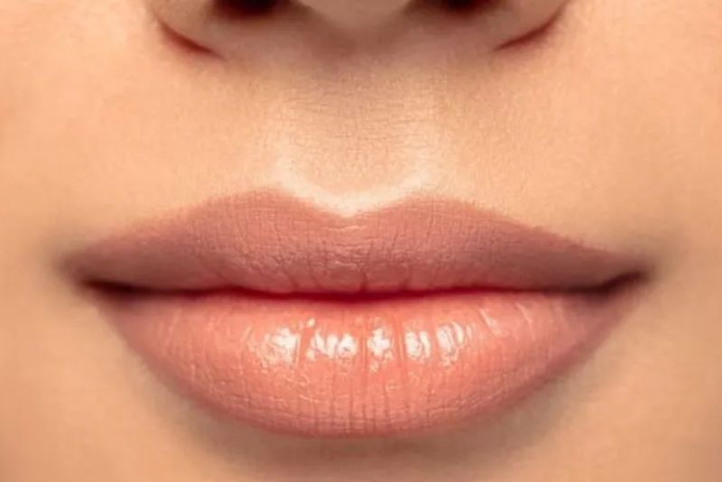 Nhân trung hình ống tre là dấu hiệu của người gặp nhiều may mắn