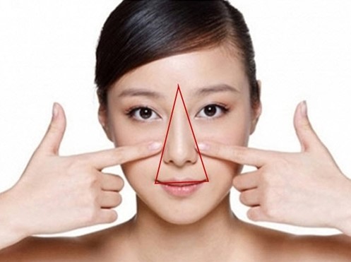 Tuyệt đối không được nặn mụn thịt