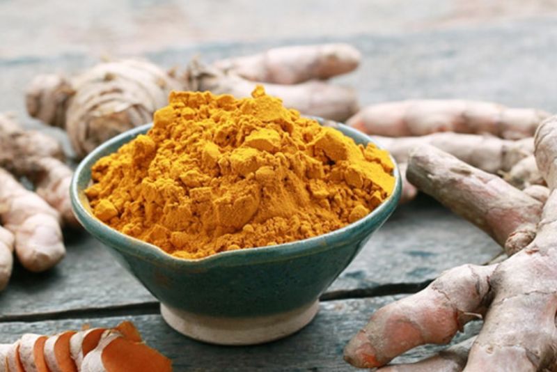 Bột nghệ giúp mờ thâm nhanh