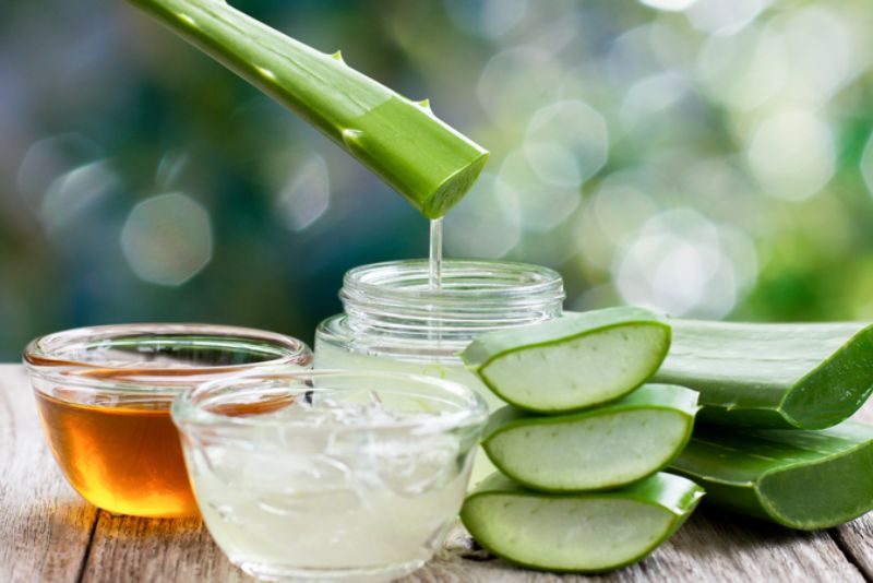 Mặt nạ mật ong và nha đam