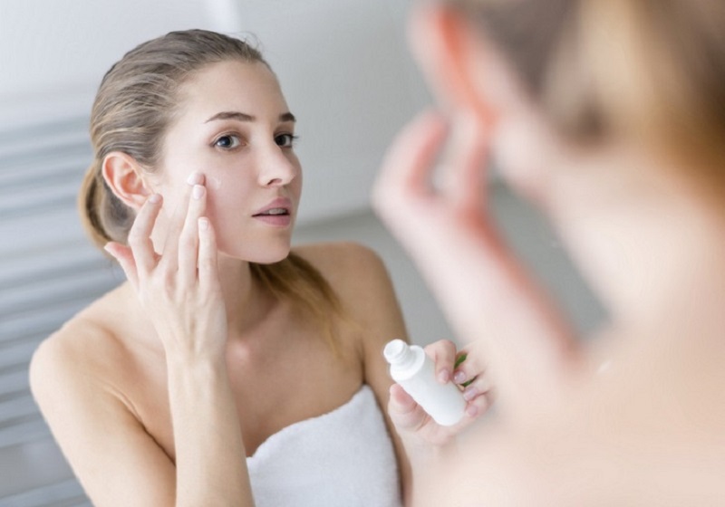 Bảo vệ da cẩn thận sau khi trị mụn thâm