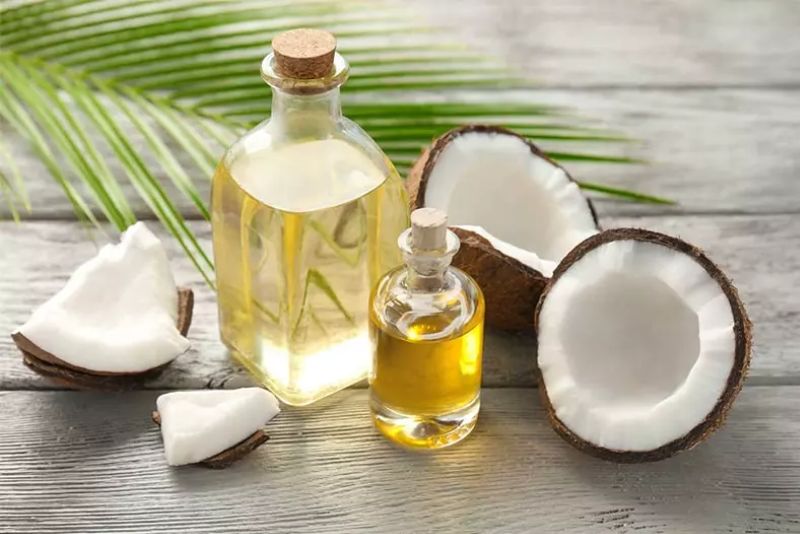 Dầu dừa chứa hàm lượng cao axit béo thiết yếu như axit lauric