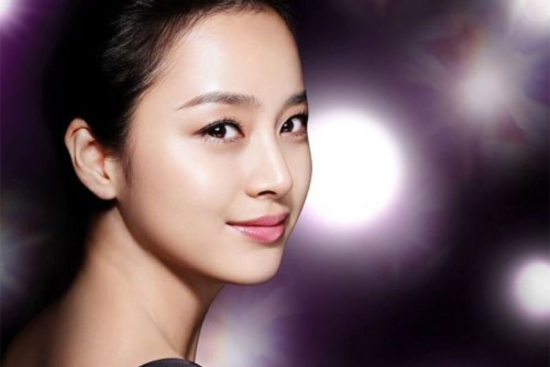 Mũi dọc dừa cao, thẳng, đầu mũi thon gọn và hài hòa