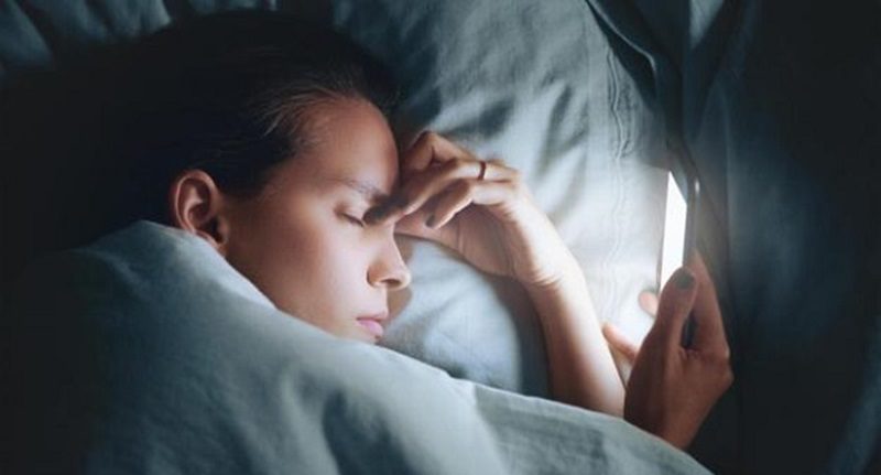 Hạn chế sử dụng các thiết bị điện tử quá lâu