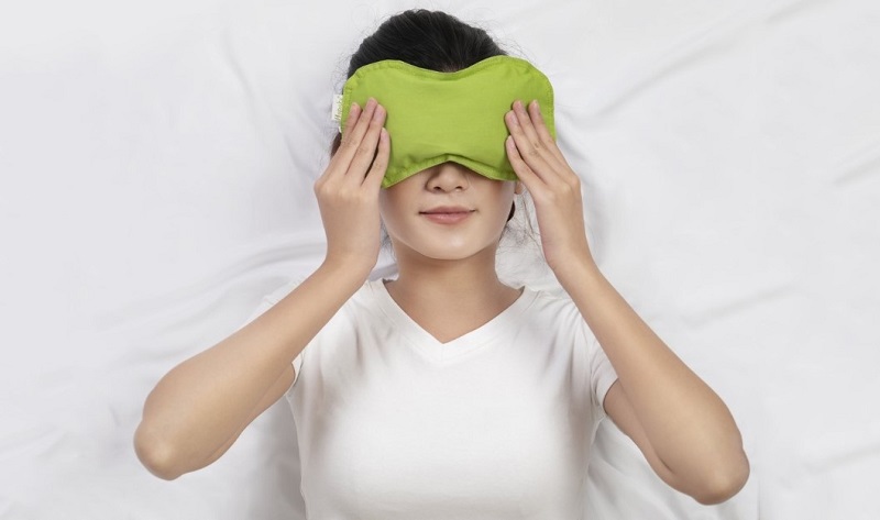 Nên chườm lạnh bằng túi chuyên dụng