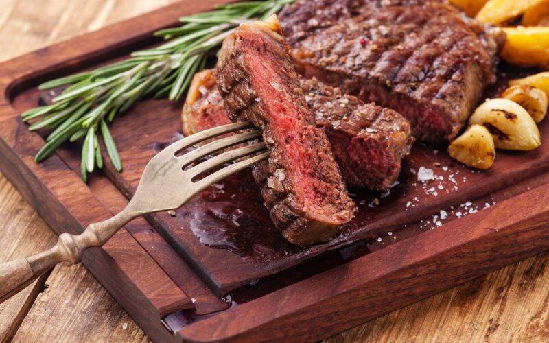 Thịt bò có thể làm sậm màu vùng mí