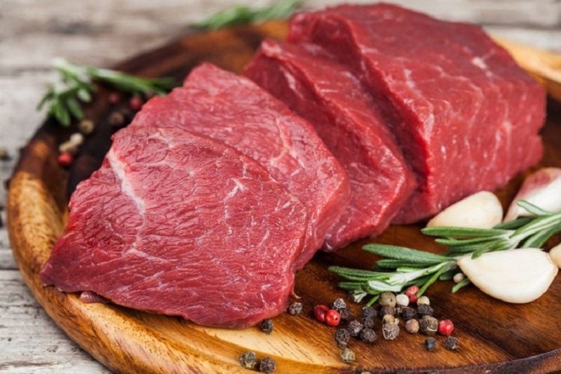 Thịt bò làm tăng sắc tố sau phun xăm môi
