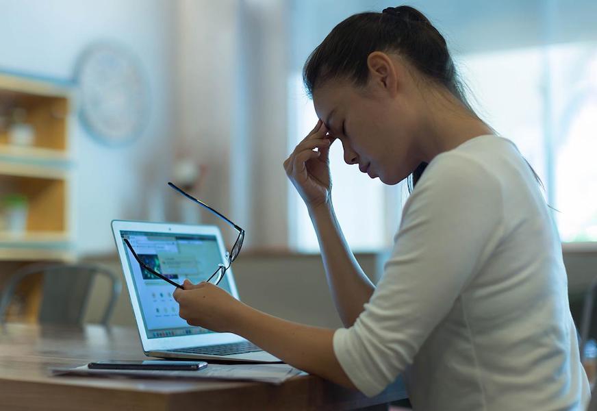 Nên tránh sử dụng các thiết bị điện tử quá lâu