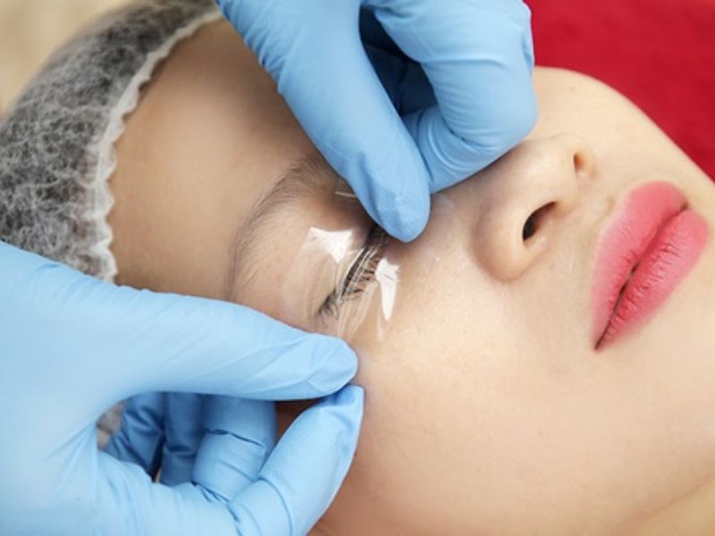 Phun mí khách hàng được ủ tê trước khi thực hiện