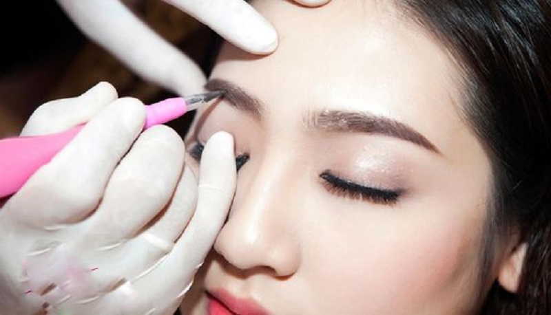 Sau một thời gian cần dặm lại chân mày