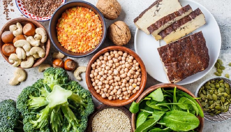 Ăn nhiều rau xanh, thực phẩm giàu đạm, ngũ cốc
