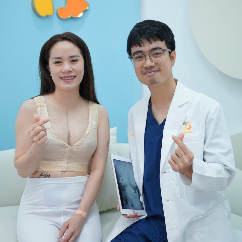 Tái khám đúng lịch hẹn để kiểm tra dáng ngực