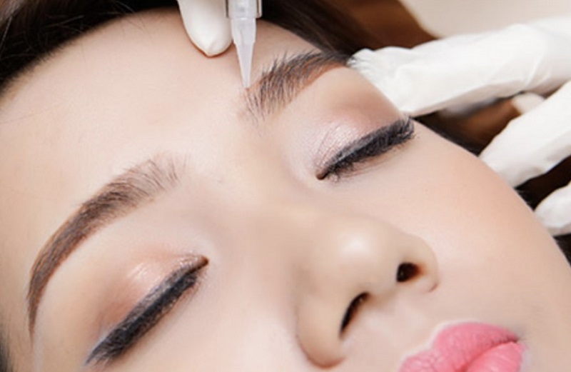 Đến cơ sở thẩm mỹ uy tín để được tư vấn dáng mày phù hợp