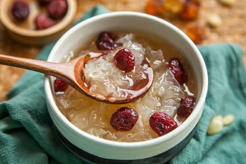 Có thể ăn yến sau nâng ngực