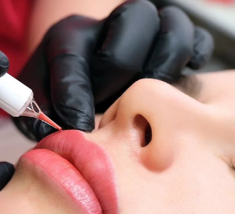 Khách hàng có thể dặm lại màu môi sau khoảng 1 - 2 tháng