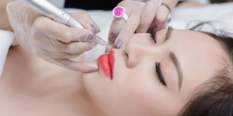 Một số trường hợp cần dặm lại màu môi