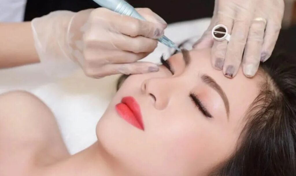 Tay nghề kỹ thuật viên ảnh hưởng tới độ bền phun xăm lông mày