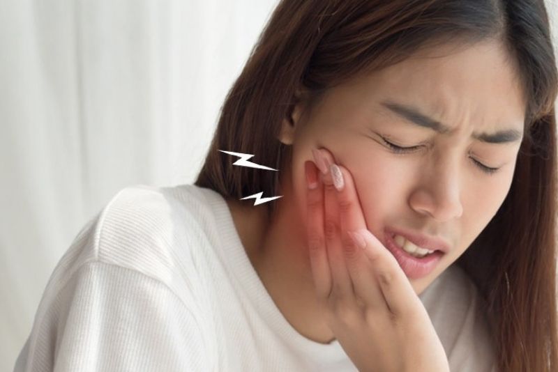 Ê buốt nhiều sau khi bọc răng sứ cần tái khám