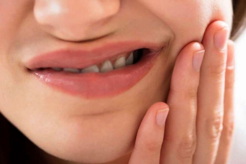 Nếu đau nhức hơn 1 tuần sau khi bọc sứ nên khám lại