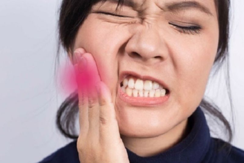 Đau khi bọc răng sứ