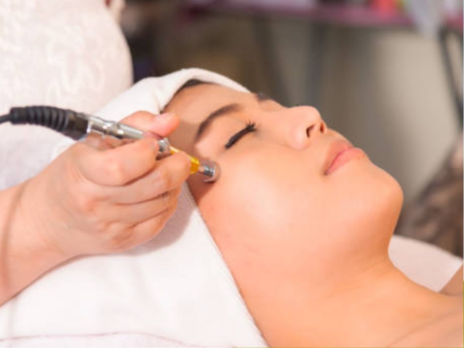 điện di phục hồi cho khách sau khi đi máy laser
