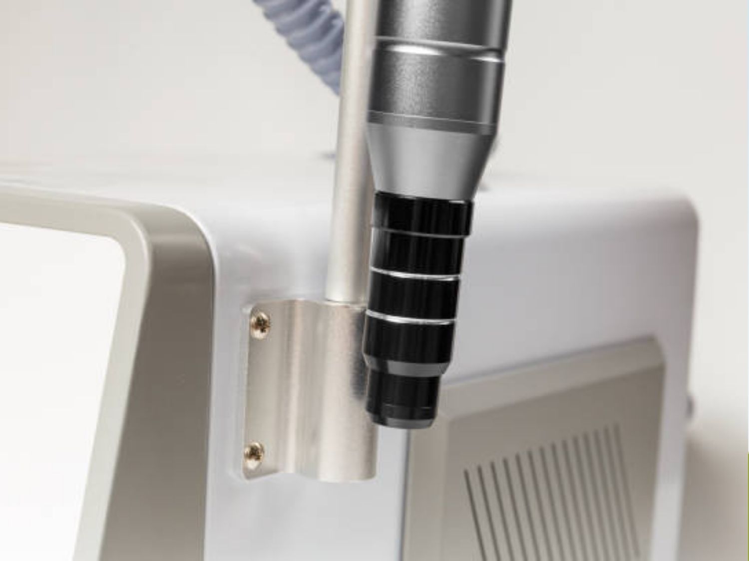 Laser PicoSure Pro là dòng thế hệ mới, an toàn cho da