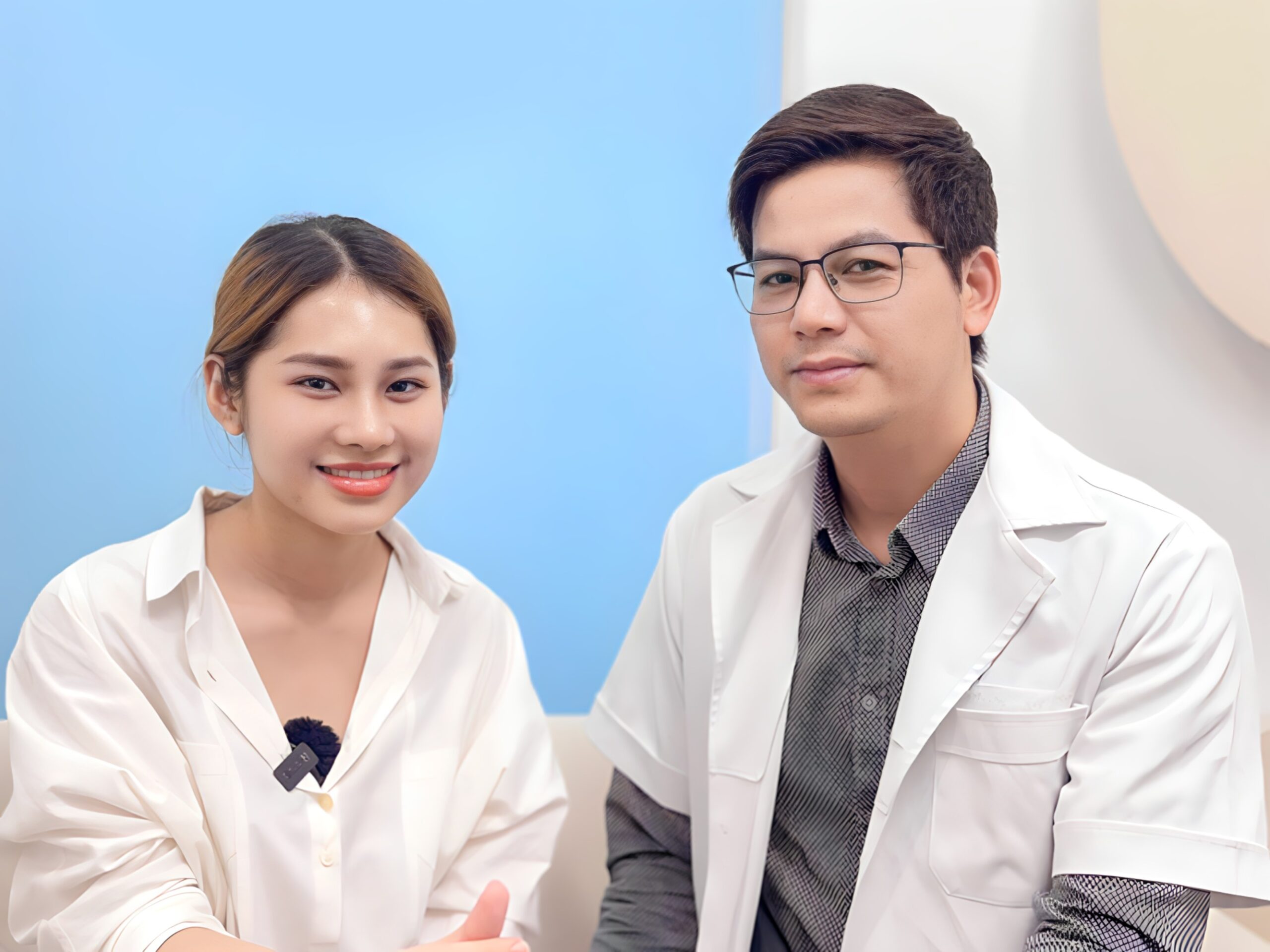 Bác sĩ Nguyễn Văn Huyên được đông đảo các khách hàng ở Hà Nội lựa chọn lấy bọng mỡ mí mắt