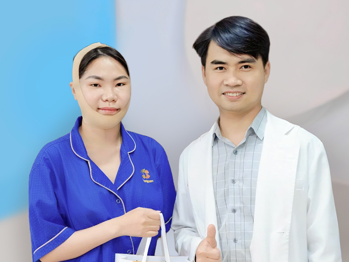 Bác sĩ Nguyễn Khắc Hảo (Dr. Edward Nguyễn) tái khám cho khách hàng
