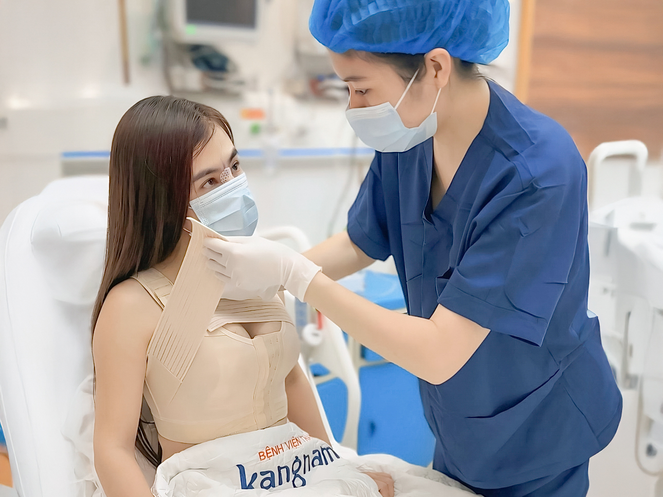 Chăm sóc và theo dõi hậu phẫu kỹ lưỡng sau nâng ngực