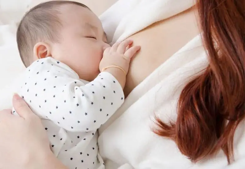 Tránh nâng ngực khi đang mang thai, đang cho con bú