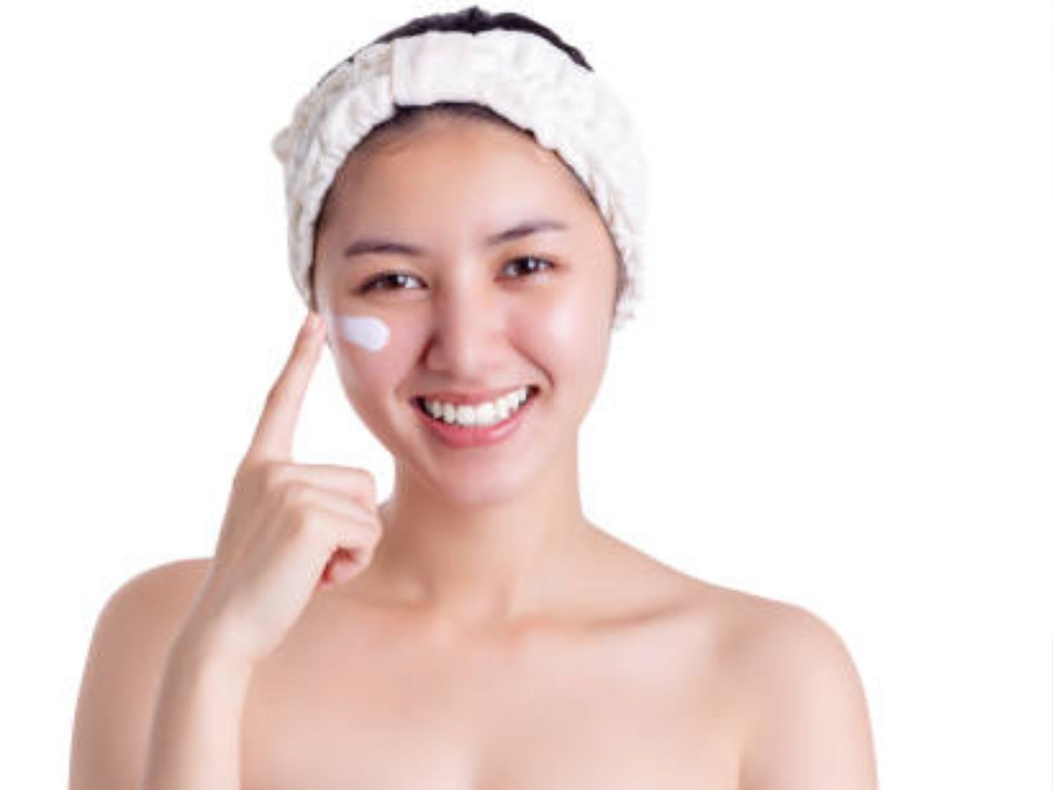 khách hàng cần dưỡng ẩm da đều đặn sau khi điều trị sẹo