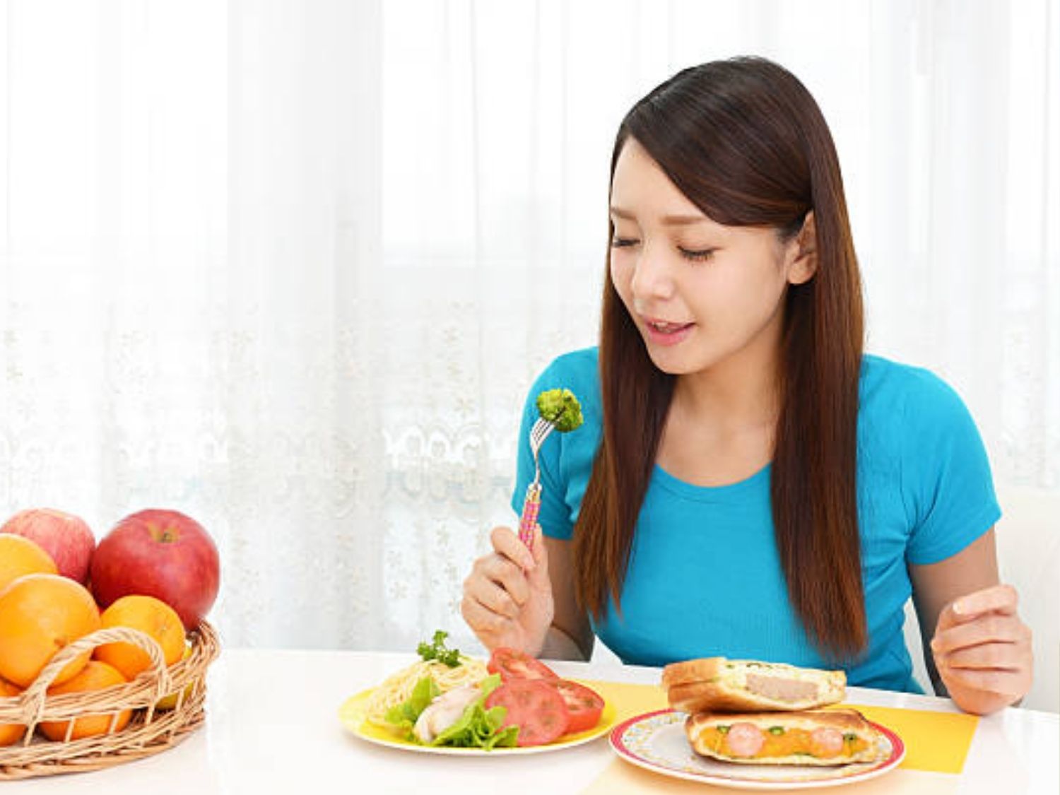 Ăn uống bình thường, đủ chất, không cần kiêng khem