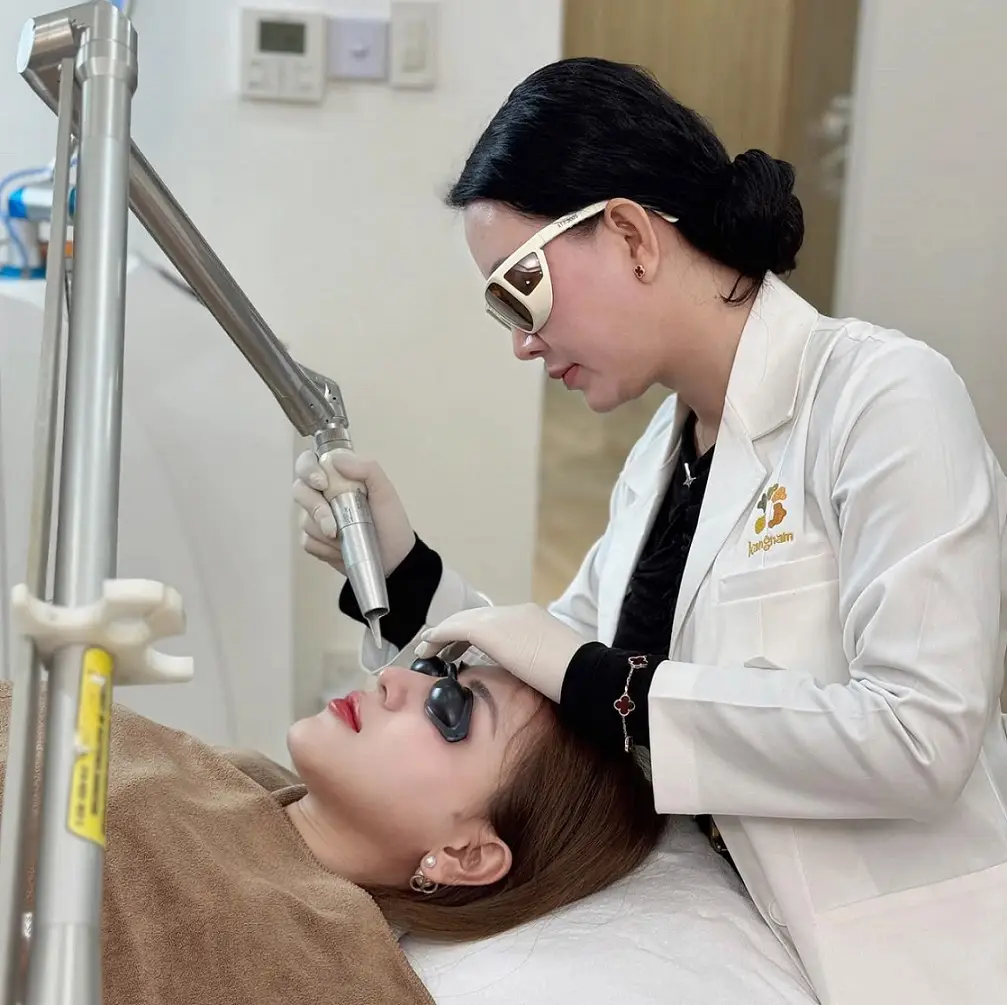 Thời gian bong vẩy sau khi bắn laser trị nám từ 5-7 ngày