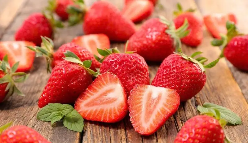 Dâu tây hỗ trợ thúc đẩy sản sinh collagen