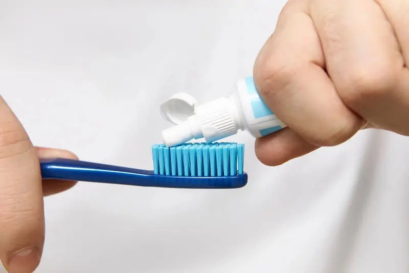 có thể đánh răng nhẹ nhàng sau khoảng 2-3 ngày